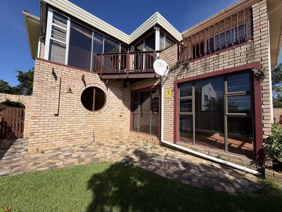 4 Bedroom Property for Sale in Noorsekloof Eastern Cape